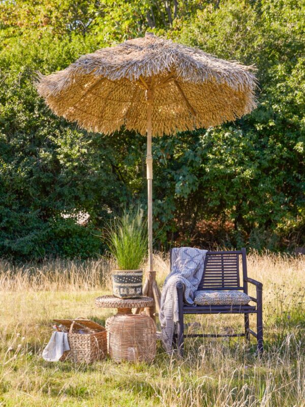 Židle Coen Lounge Black značky Bloomingville 53x84x63